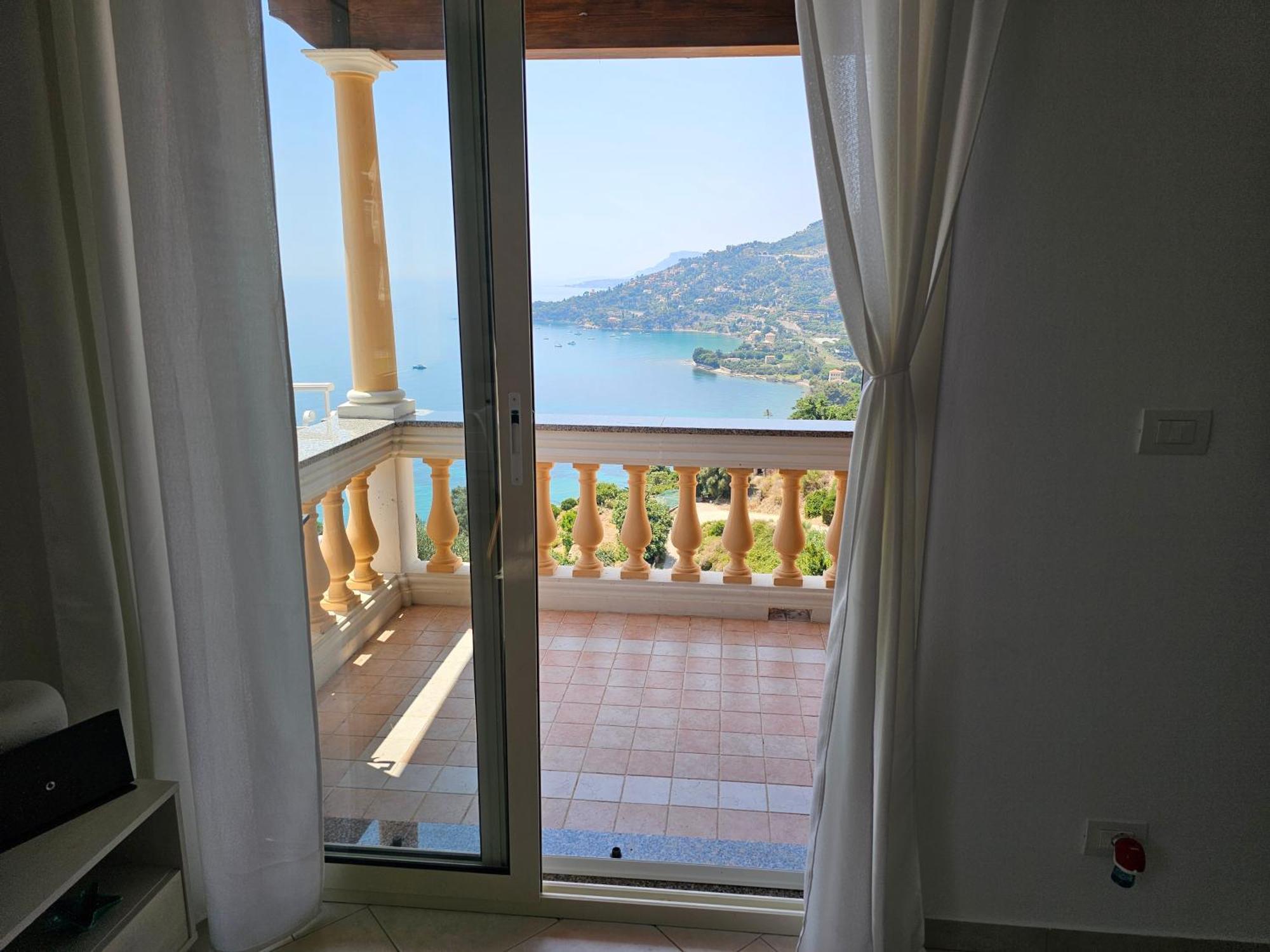 Avocado Villa Ventimiglia Eksteriør bilde