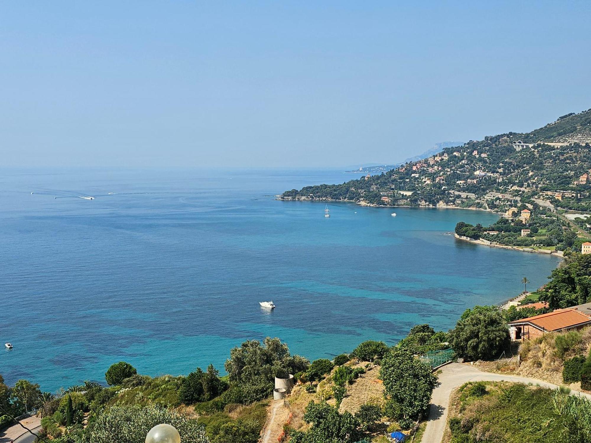 Avocado Villa Ventimiglia Eksteriør bilde